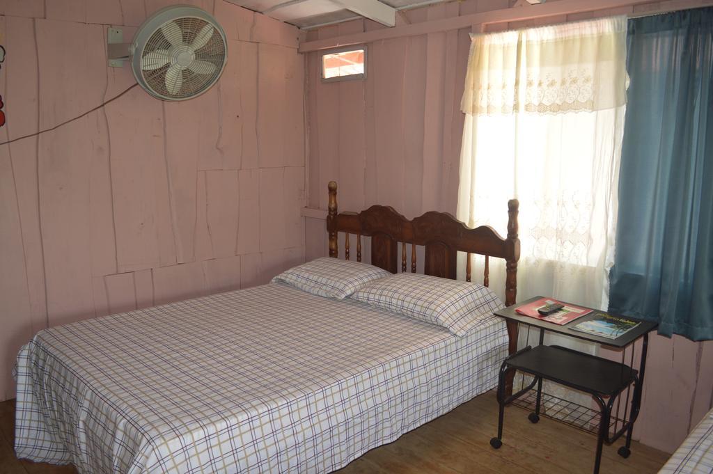 La Ballena Roja Guest House And Cafe Uvita Εξωτερικό φωτογραφία