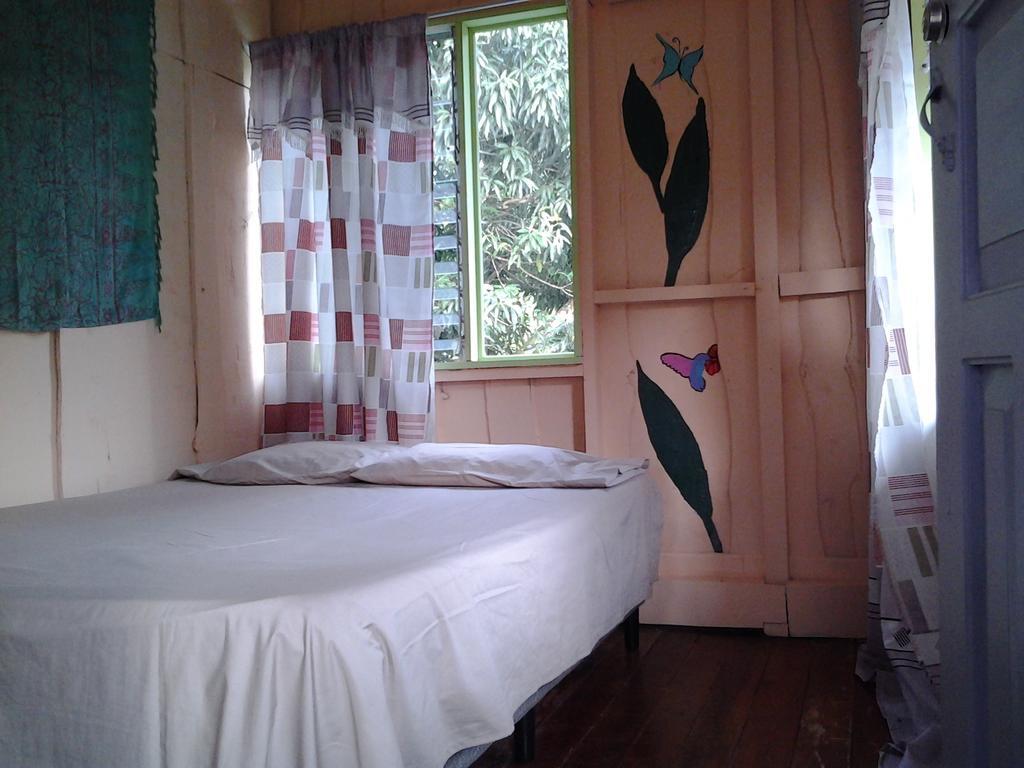 La Ballena Roja Guest House And Cafe Uvita Δωμάτιο φωτογραφία