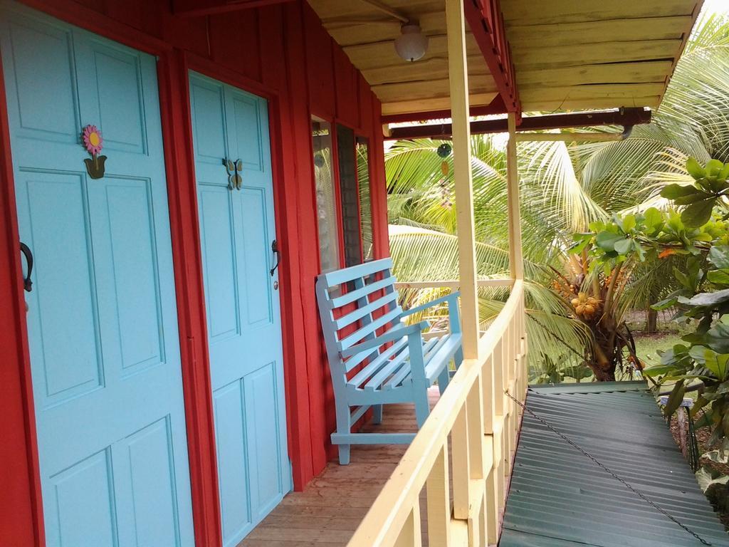 La Ballena Roja Guest House And Cafe Uvita Δωμάτιο φωτογραφία
